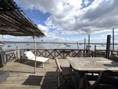 Location maison à Lège Cap Ferret, Cabane bois les pieds dans leau, vue bassin, 5 pers, wifi