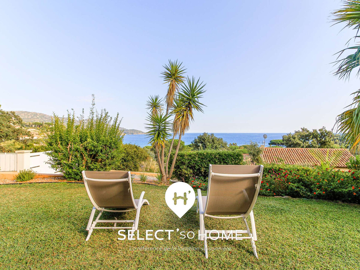 Maison vue mer avec jardin arboré au Lavandou - Photo 1