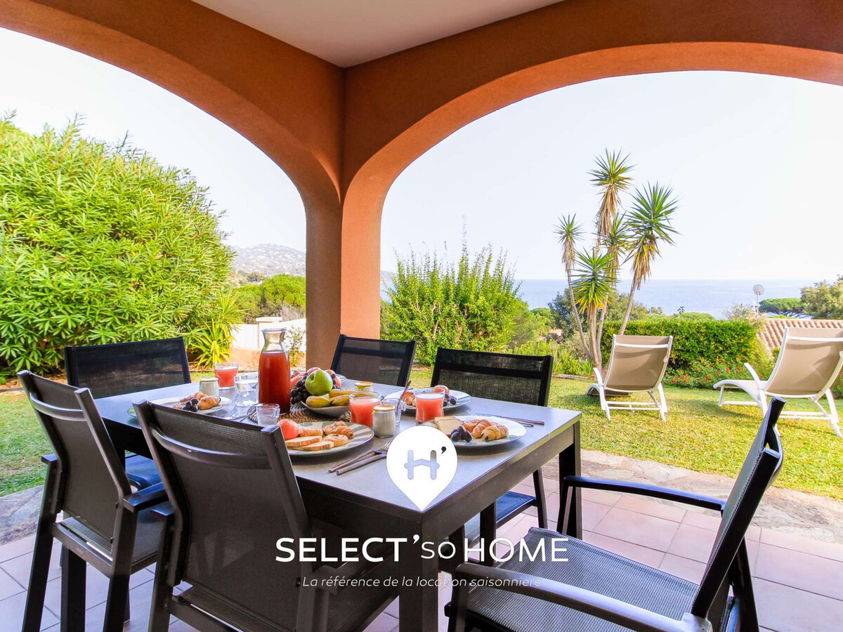 Maison vue mer avec jardin arboré au Lavandou - Photo 2