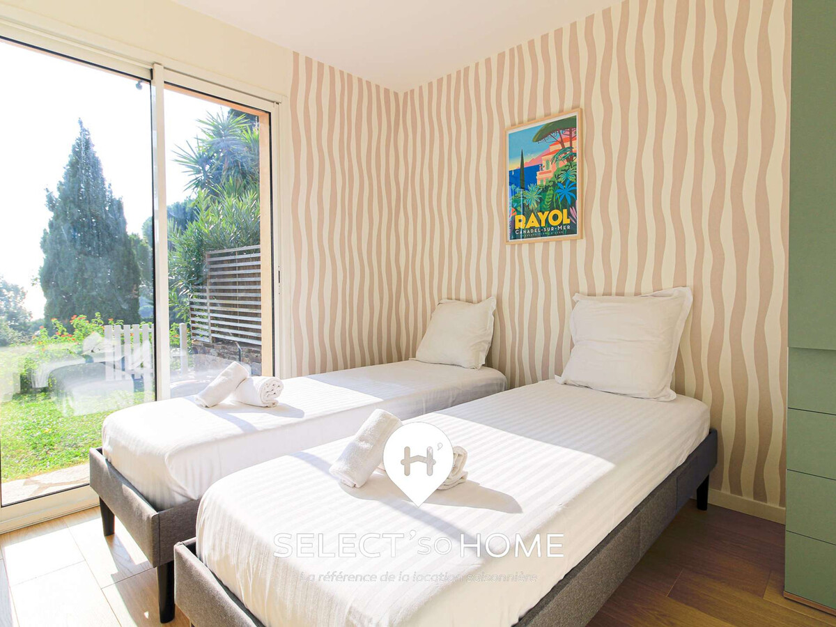 Maison vue mer avec jardin arboré au Lavandou - Photo 9