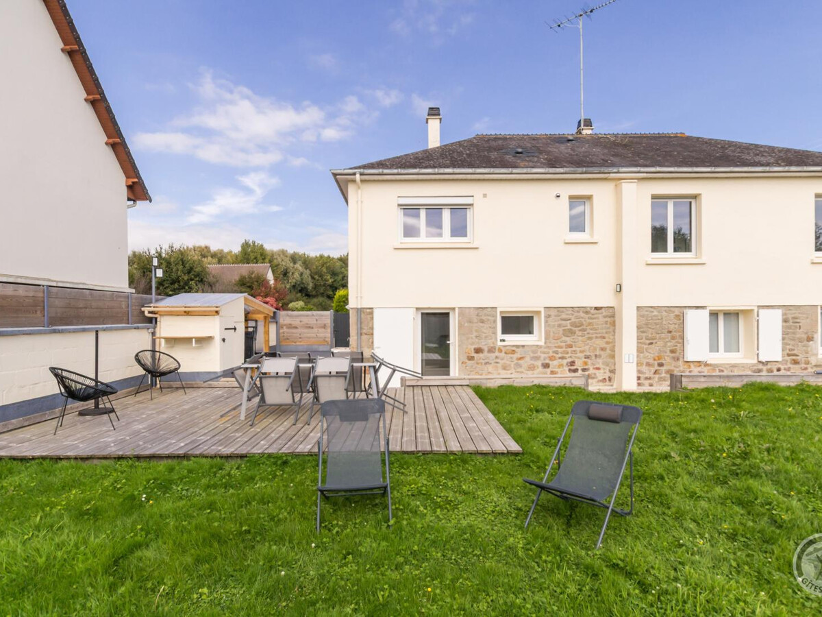 Gîte familial rénové, jardin clos et terrasse à Quettehou - Photo 2