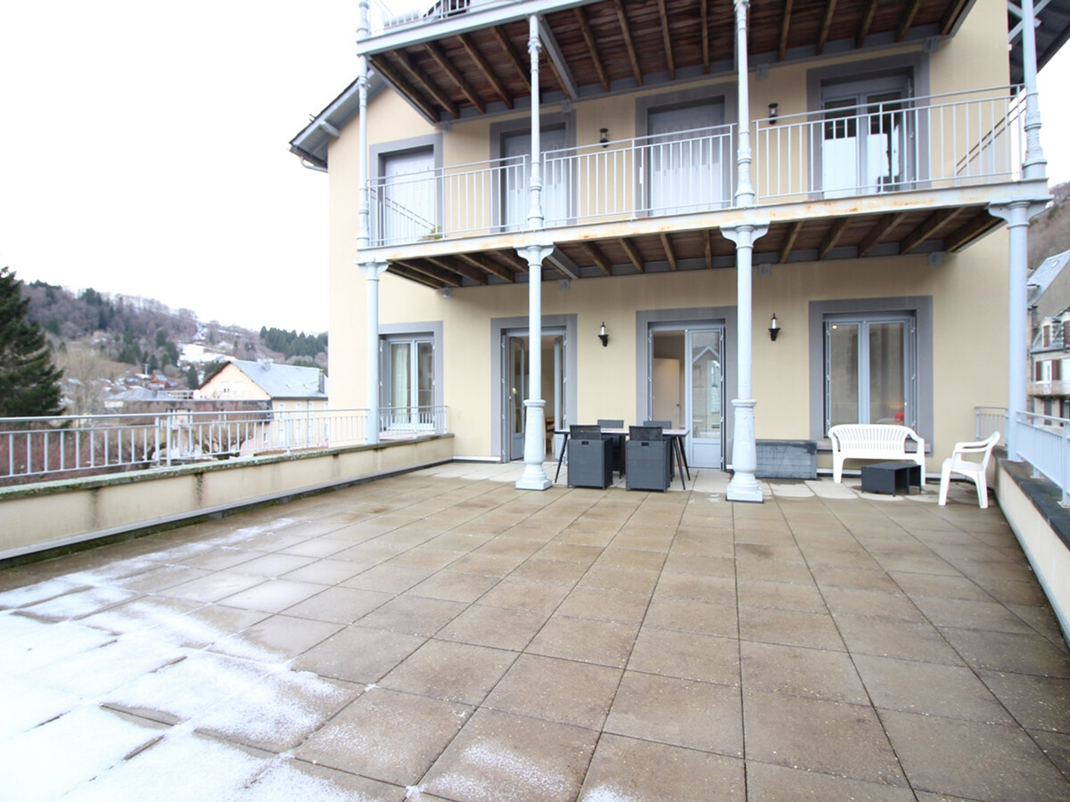 F3 Mont-Dore, terrasse 60m² vue Sancy, parking - Photo 8