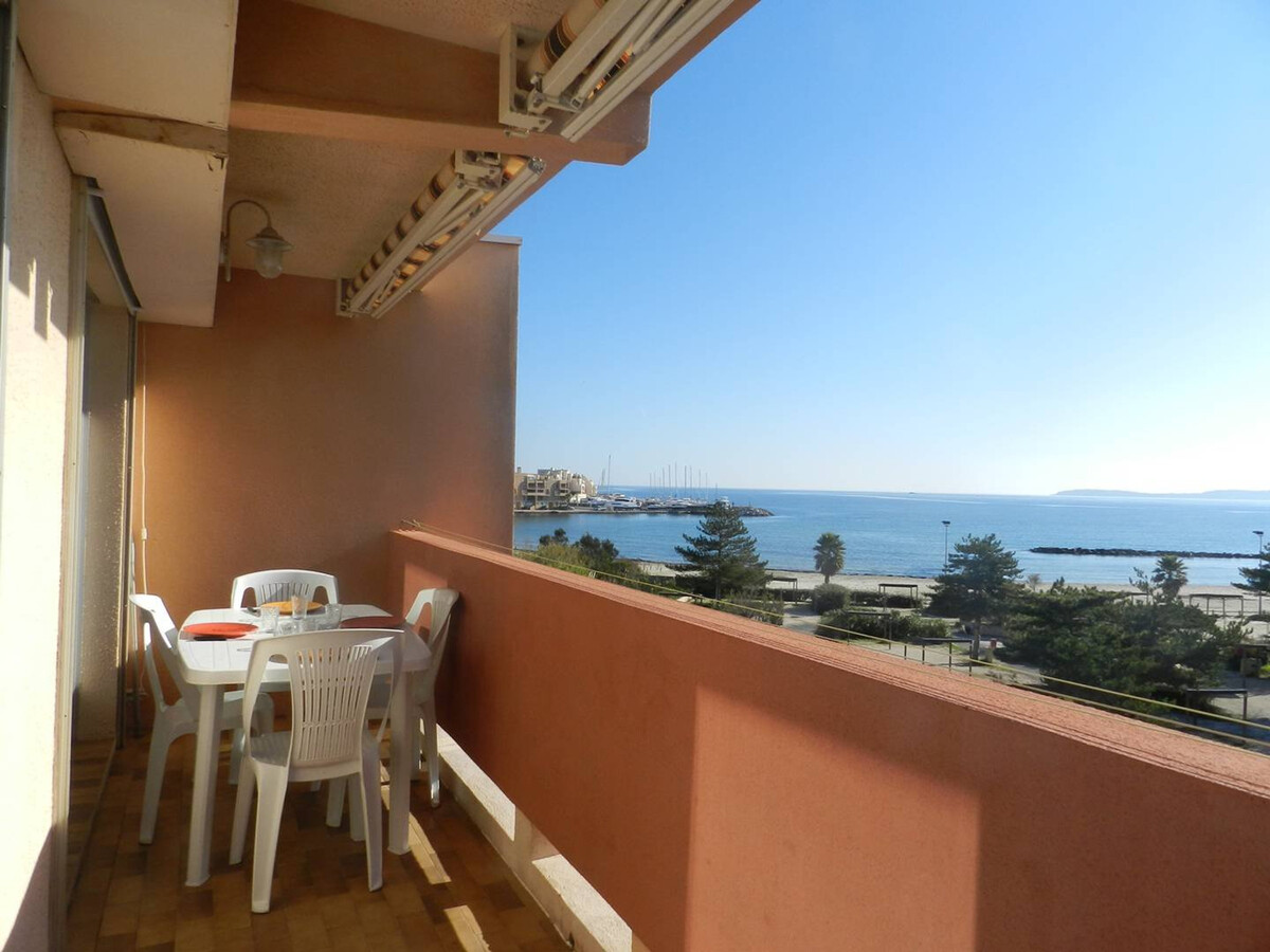 Appartement 2 pièces plage et piscine, vue mer sud à Bormes - Photo 2