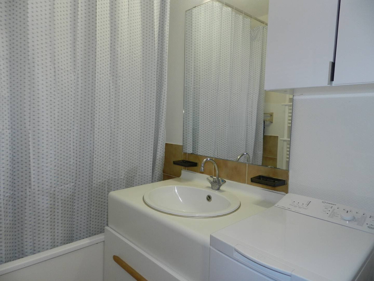 Appartement 2 pièces plage et piscine, vue mer sud à Bormes - Photo 7