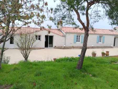 Location maison à L'Aiguillon sur Mer, Maison familiale au centre du bourg, animaux sur demande