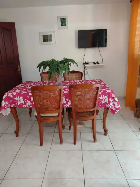 Location appartement à Sainte Anne, Appartement chaleureux à Sainte-Anne avec jacuzzi 45 m²