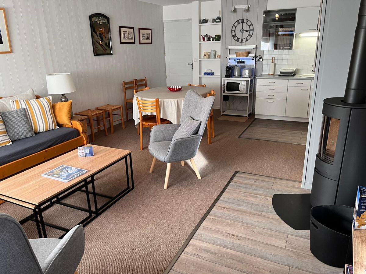 Duplex 64 m² avec poêle à bois et accès navette pistes - Photo 2
