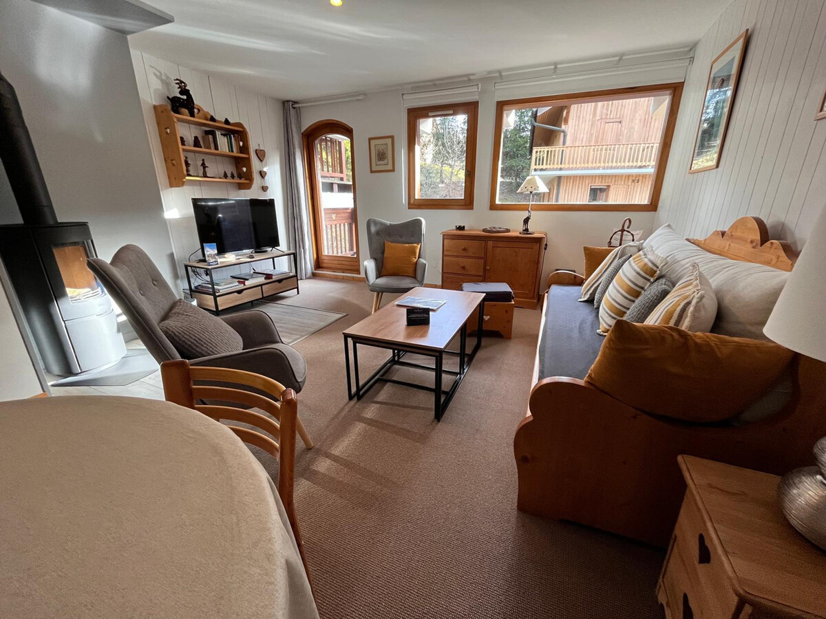 Duplex 64 m² avec poêle à bois et accès navette pistes - Photo 4