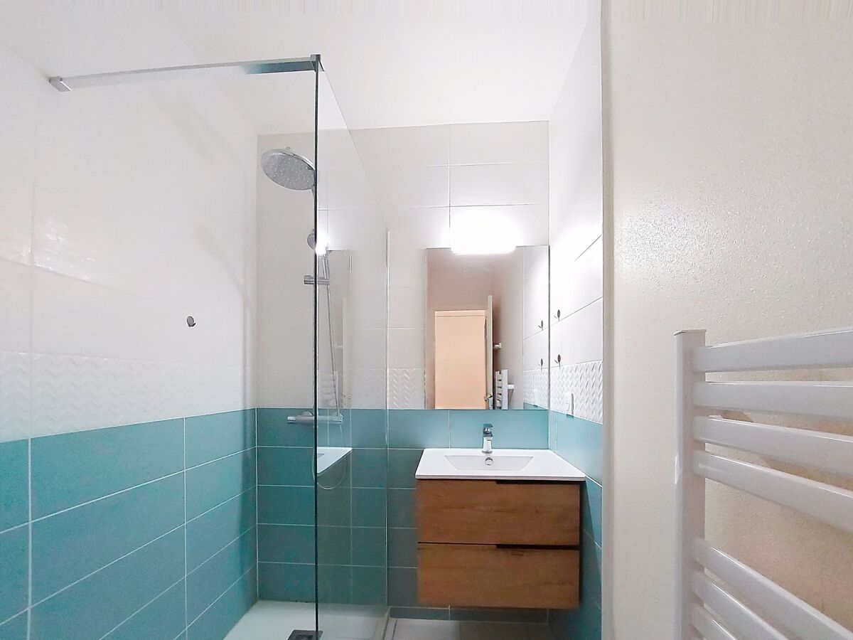 Appartement rénové 2024 à 150 m de la plage - Photo 15