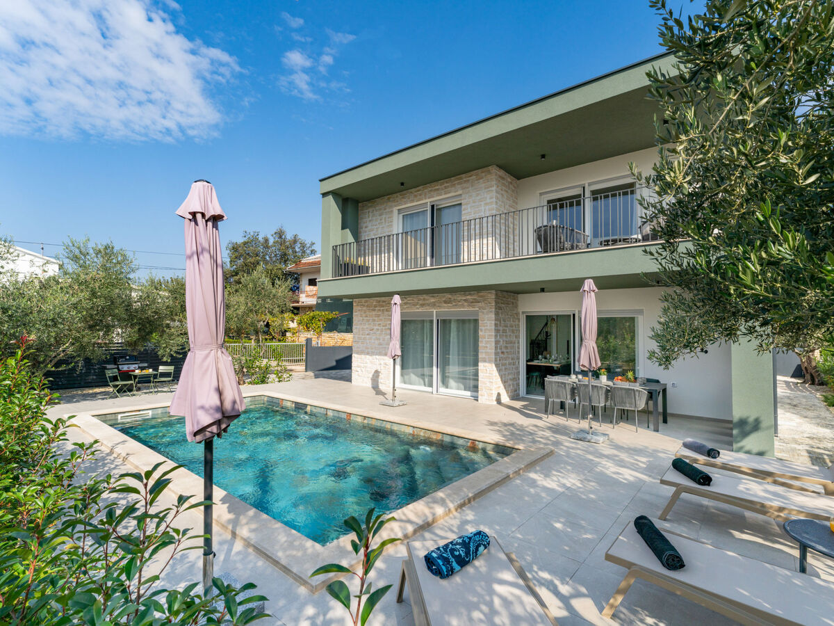 Maison Amala à Sukošan : piscine chauffée à 100 m de la mer - Photo 1