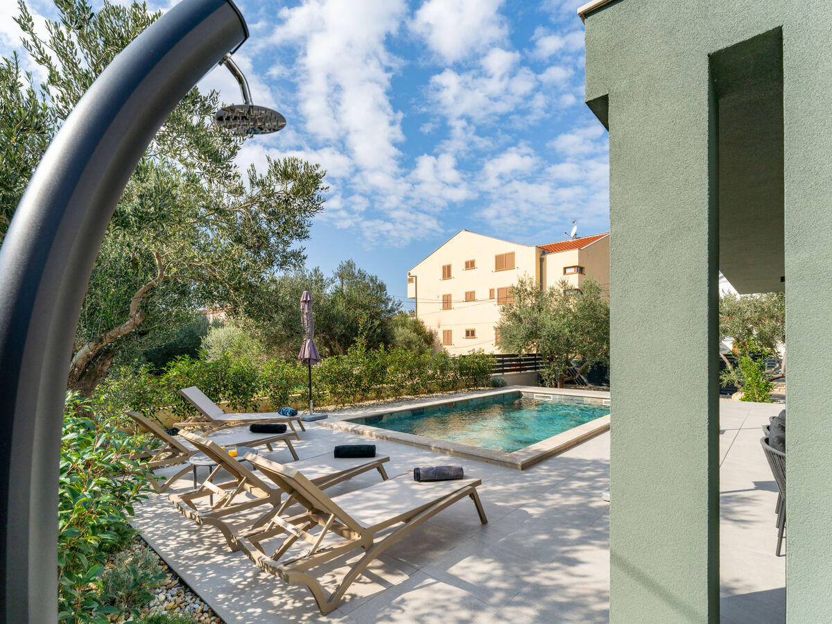 Maison Amala à Sukošan : piscine chauffée à 100 m de la mer - Photo 16