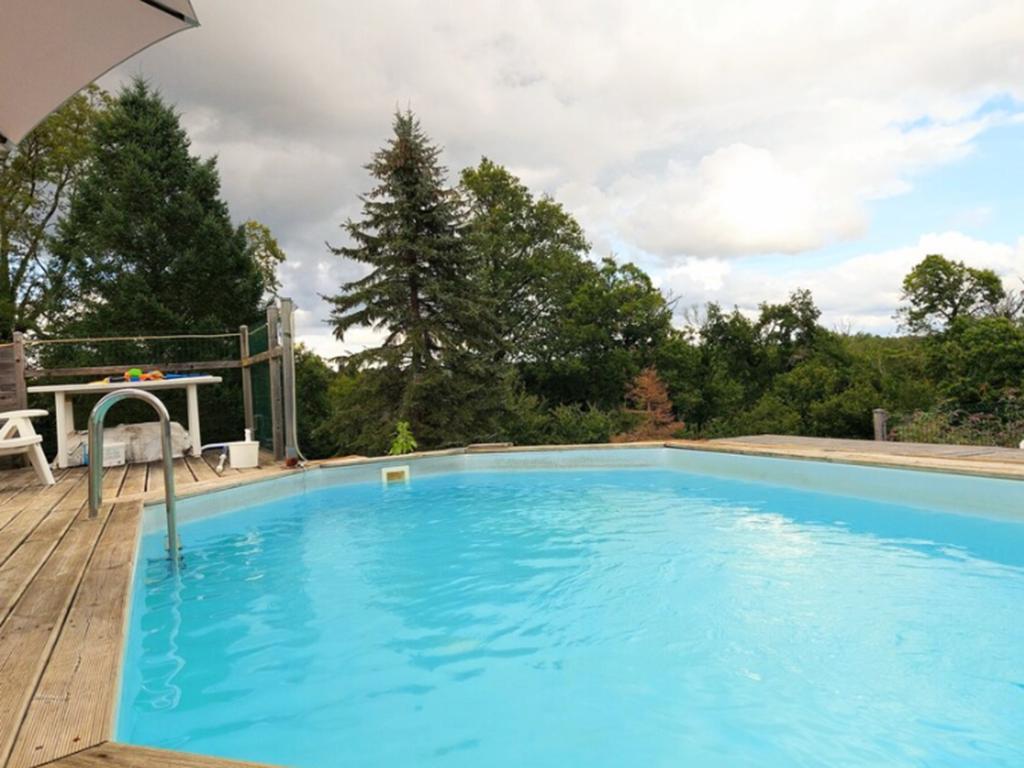 Maison avec piscine privée chauffée aux Salles-Lavauguyon - Photo 1