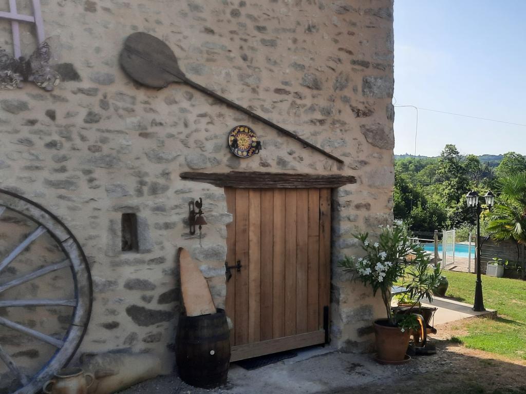 Maison avec piscine privée chauffée aux Salles-Lavauguyon - Photo 5