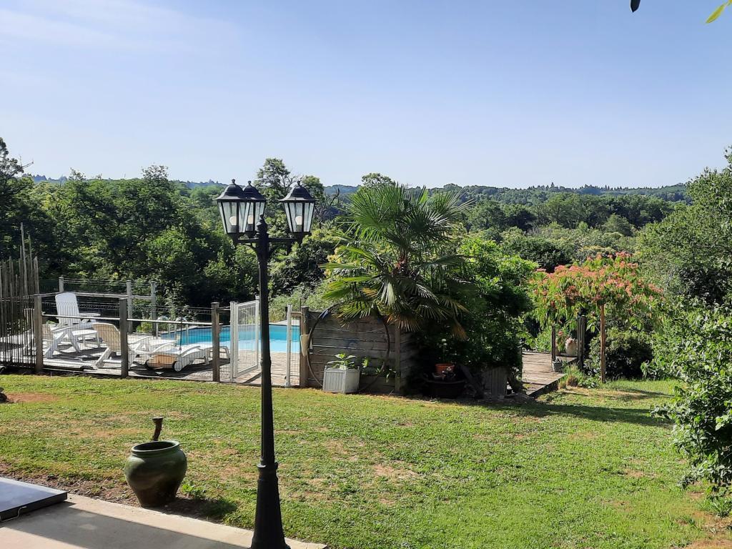 Maison avec piscine privée chauffée aux Salles-Lavauguyon - Photo 7