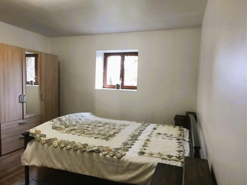 Maison avec piscine privée chauffée aux Salles-Lavauguyon - Photo 17