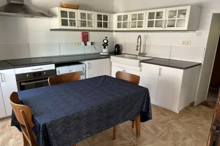 L'Écureuil Blanc – Maison 9 pers. sur 8 hectares : photo 3
