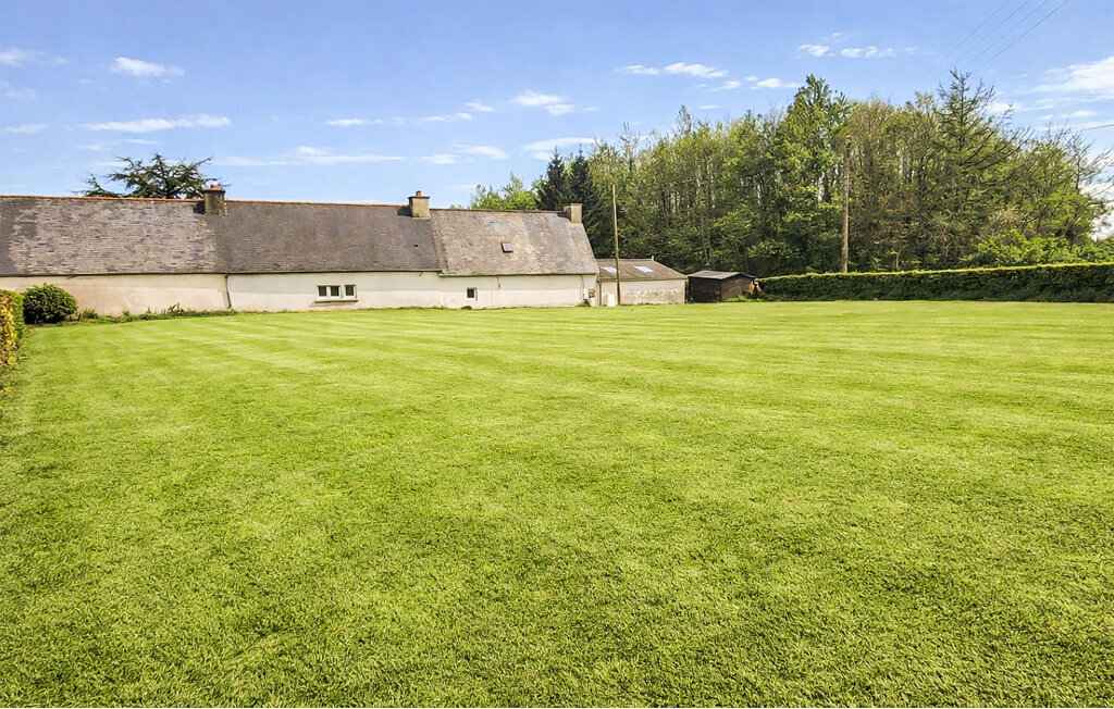 Maison de campagne rénovée avec grand jardin à Rospez - Photo 12