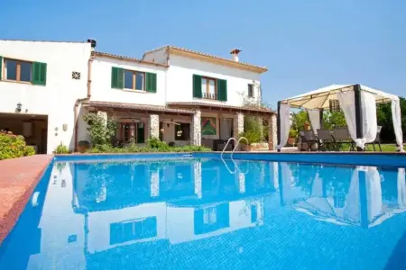 Location villa à Muro, Villa moderne avec piscine privée à Muro 300 m²