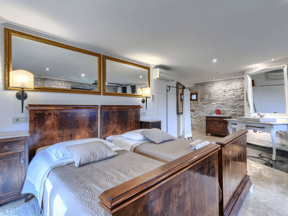 Golden Roots, maison 3 étages avec piscine privée - Photo 14