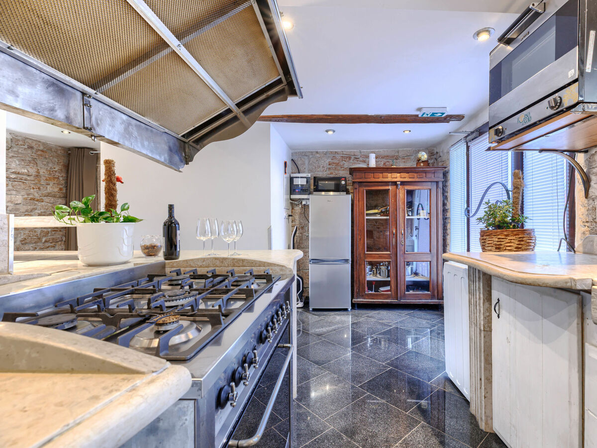 Golden Roots, maison 3 étages avec piscine privée - Photo 17
