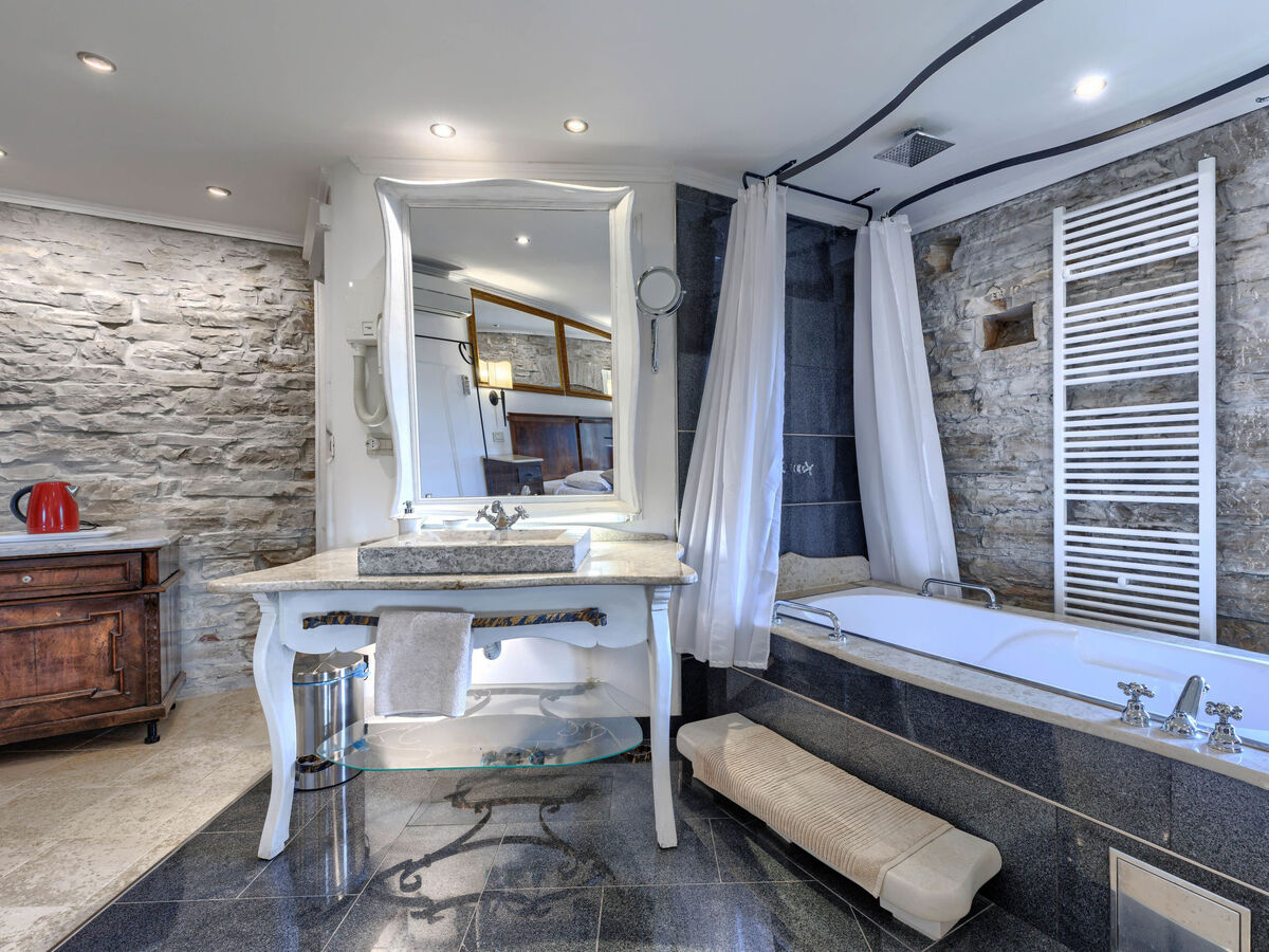 Golden Roots, maison 3 étages avec piscine privée - Photo 38