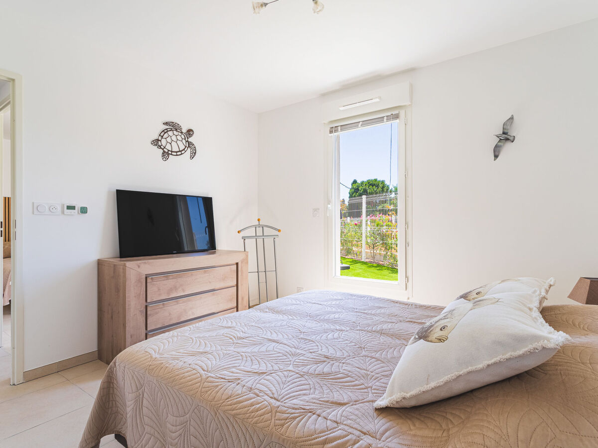 Appartement 4 étoiles au Lavandou, terrasse et jardin - Photo 5