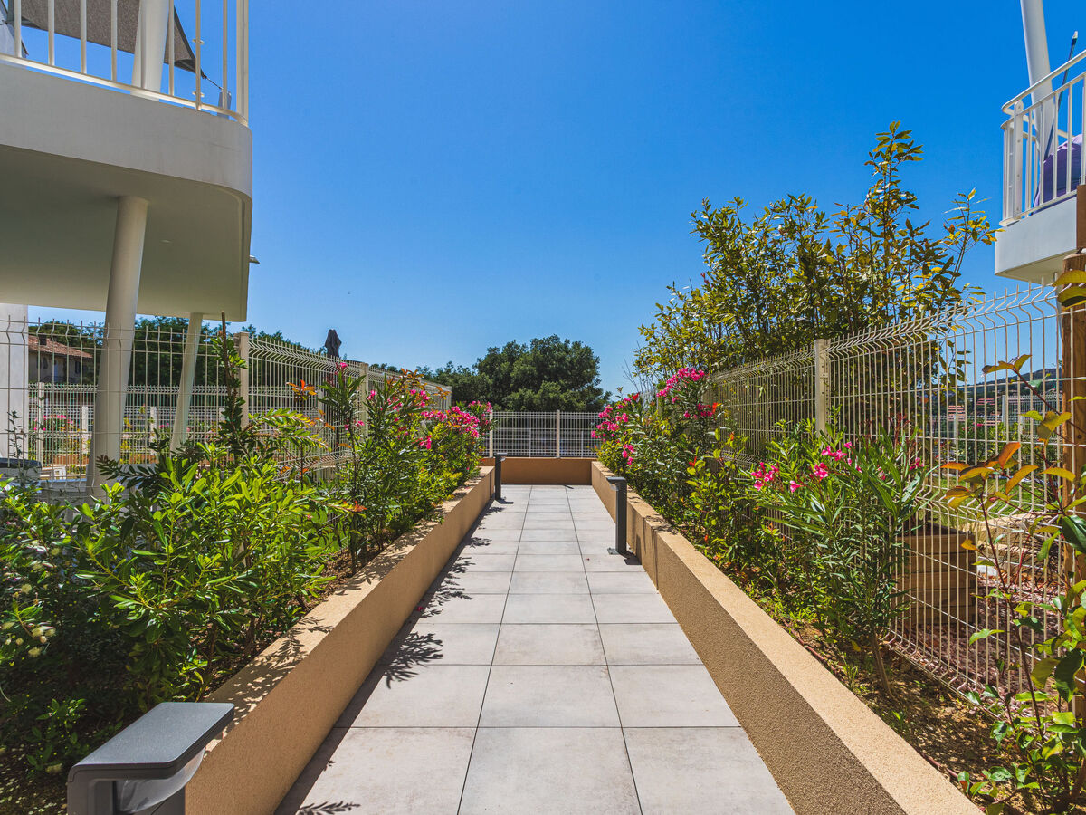 Appartement 4 étoiles au Lavandou, terrasse et jardin - Photo 27