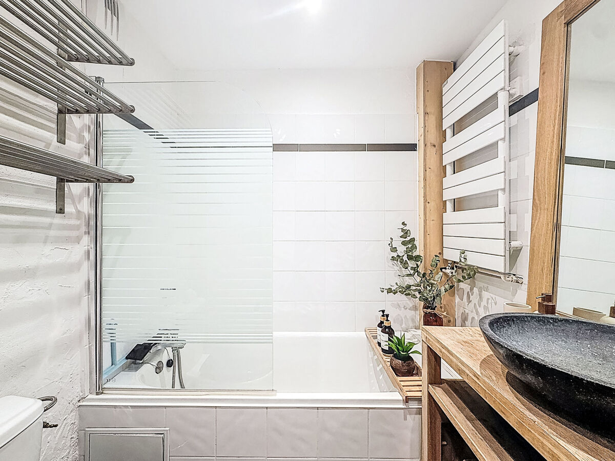 Studio rénové 22 m² balcon sud-ouest, 200 m des pistes - Photo 6