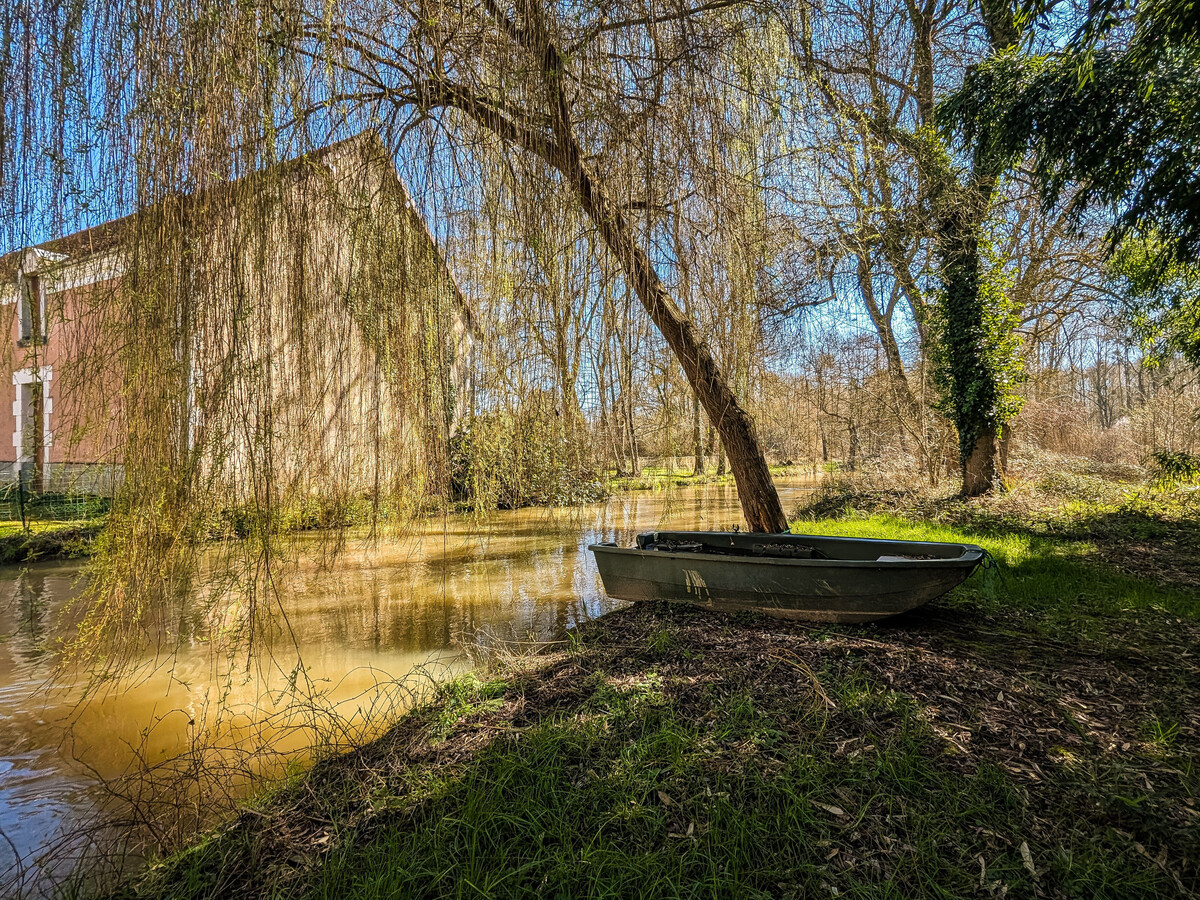 Moulin en bordure de rivière à Chabris, 5 pers., étang - Photo 2