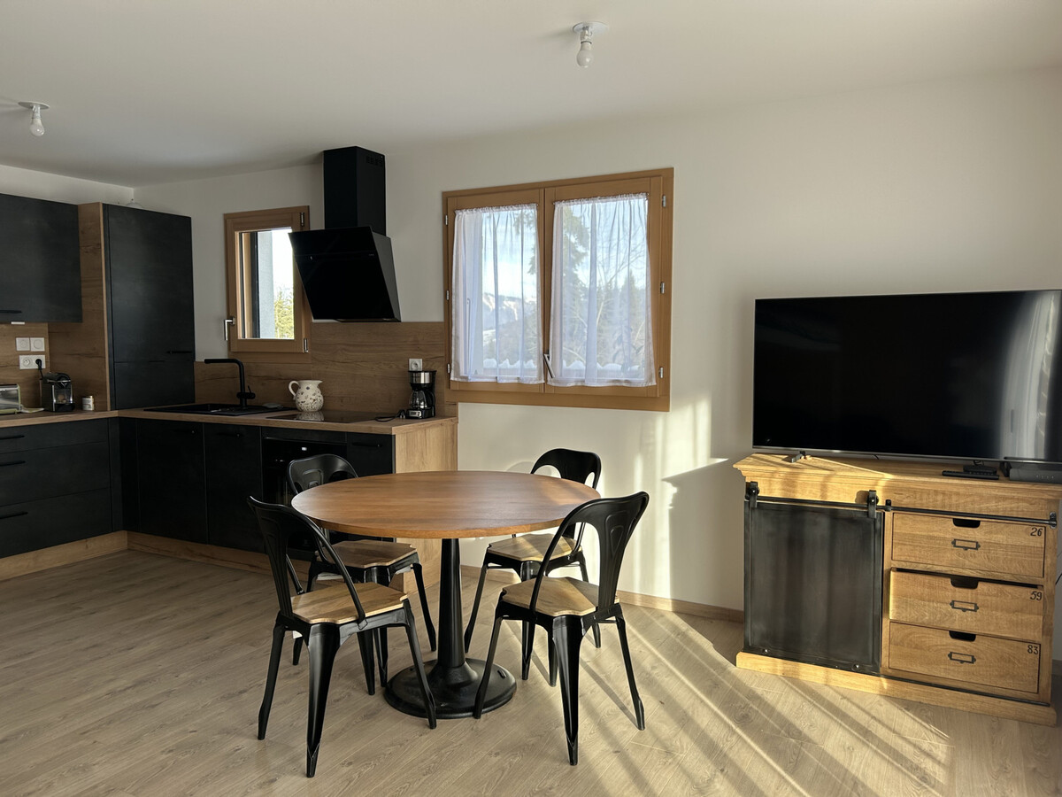 Appartement 2 chambres, cuisine équipée, parking couvert - Photo 8