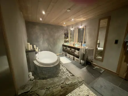 Chalet 5 chambres Jacuzzi aux Carroz d'Arâches : photo 17
