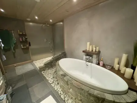 Chalet 5 chambres Jacuzzi aux Carroz d'Arâches : photo 18
