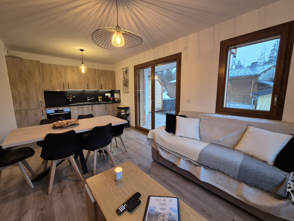 Appartement 2 chambres rez-de-jardin avec parking, Les Carroz - Photo 1
