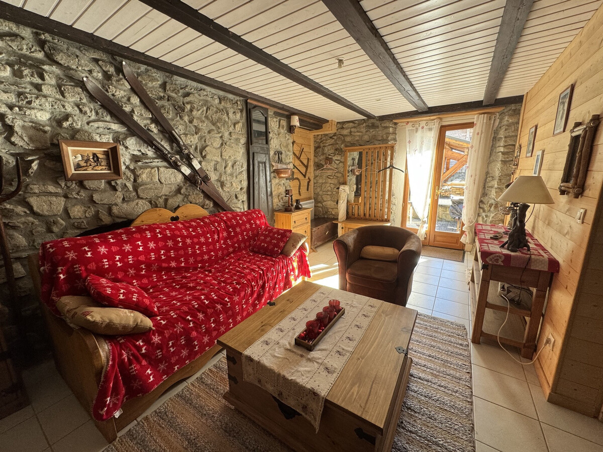 Appartement 5 pers. en chalet rénové aux Carroz - Parking - Photo 1
