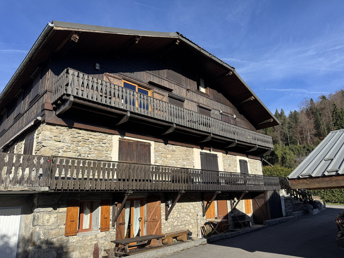 Appartement 5 pers. en chalet rénové aux Carroz - Parking - Photo 4