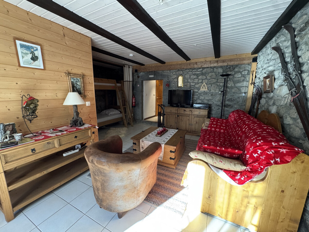 Appartement 5 pers. en chalet rénové aux Carroz - Parking - Photo 7
