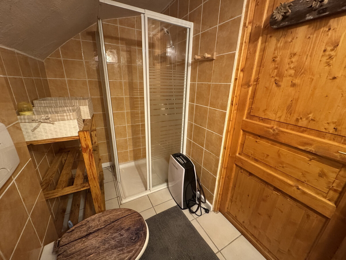 Appartement 5 pers. en chalet rénové aux Carroz - Parking - Photo 17