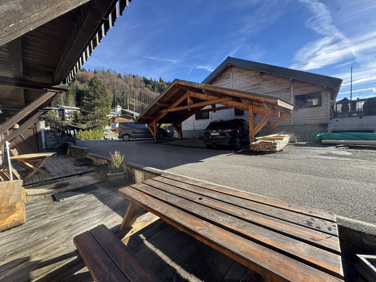 Appartement 5 pers. en chalet rénové aux Carroz - Parking - Photo 18