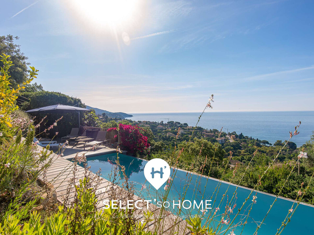 Villa méditerranéenne avec piscine à débordement au Lavandou - Photo 1