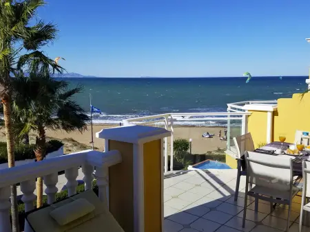 Location appartement à Denia, Belle maison 4 chambres avec piscine commune à Dénia, proche plage