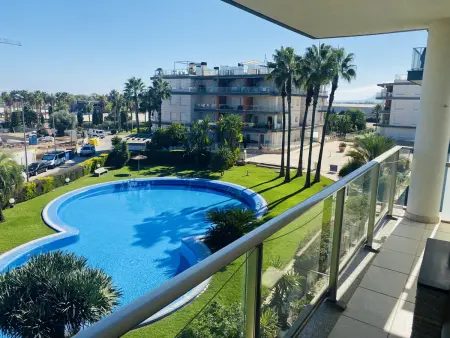 Location appartement à Oliva, Appartement romantique à Oliva avec piscine commune et parking