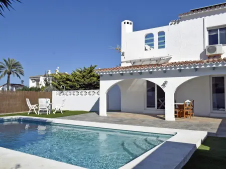 Location villa à Denia, Villa spacieuse à Denia avec piscine privée et jardin
