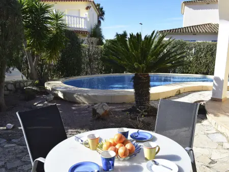 Location villa à Oliva, Chalet à Oliva Nova avec piscine privée et Wi-Fi, proche golf et plage