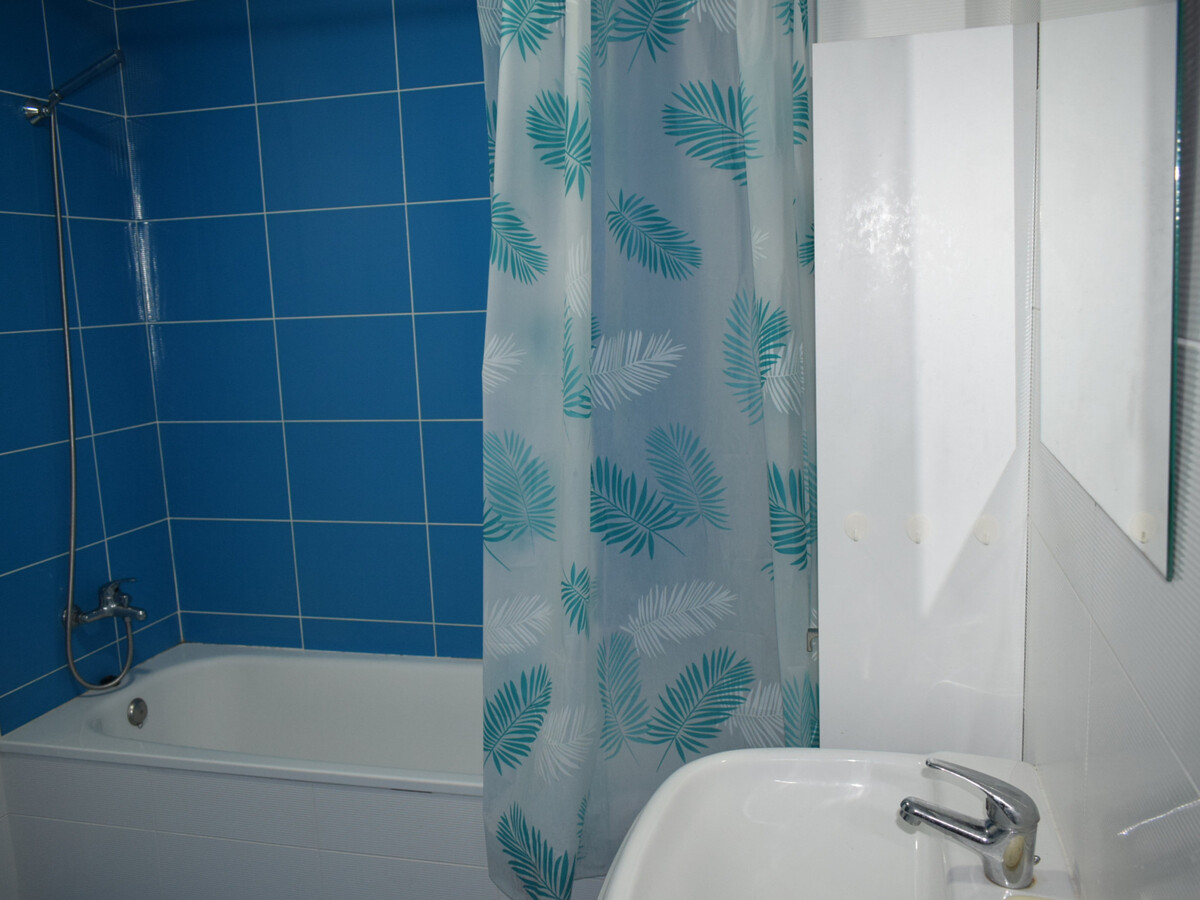 Appartement 74 m² avec jardin et piscine, plage 1 km - Photo 18