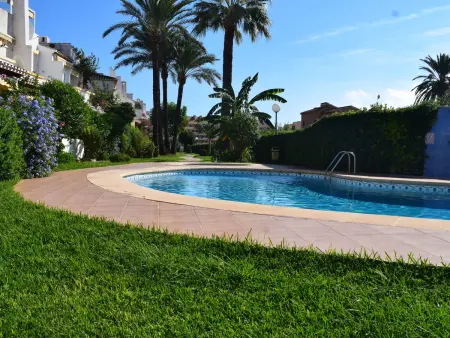 Location gite à Denia, Maison mitoyenne confortable à Denia avec climatisation