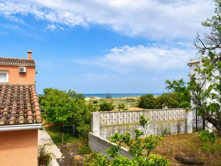 Charmante maison à 50m de la plage pour 6 personnes avec climatisation et parking privé - Photo 1