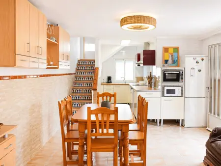 Charmante maison à 50m de la plage pour 6 personnes avec climatisation et parking privé - Photo 2