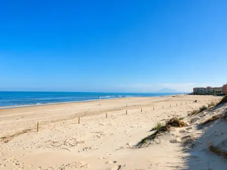 Charmante maison à 50m de la plage pour 6 personnes avec climatisation et parking privé - Photo 4