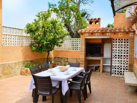 Charmante maison à 50m de la plage pour 6 personnes avec climatisation et parking privé - Photo 6