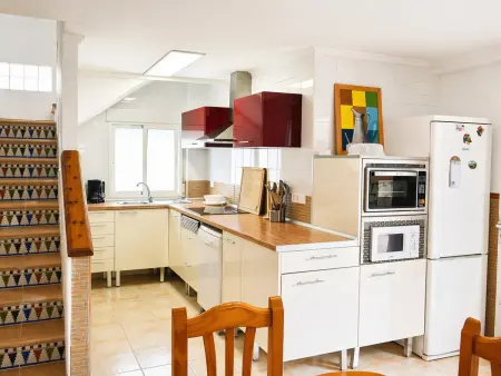 Charmante maison à 50m de la plage pour 6 personnes avec climatisation et parking privé - Photo 10